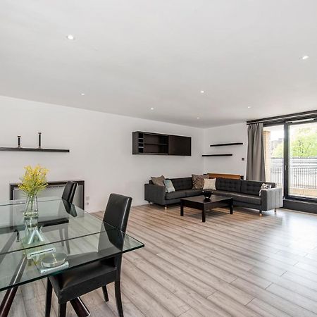Large And Central 2 Bed London Exterior photo