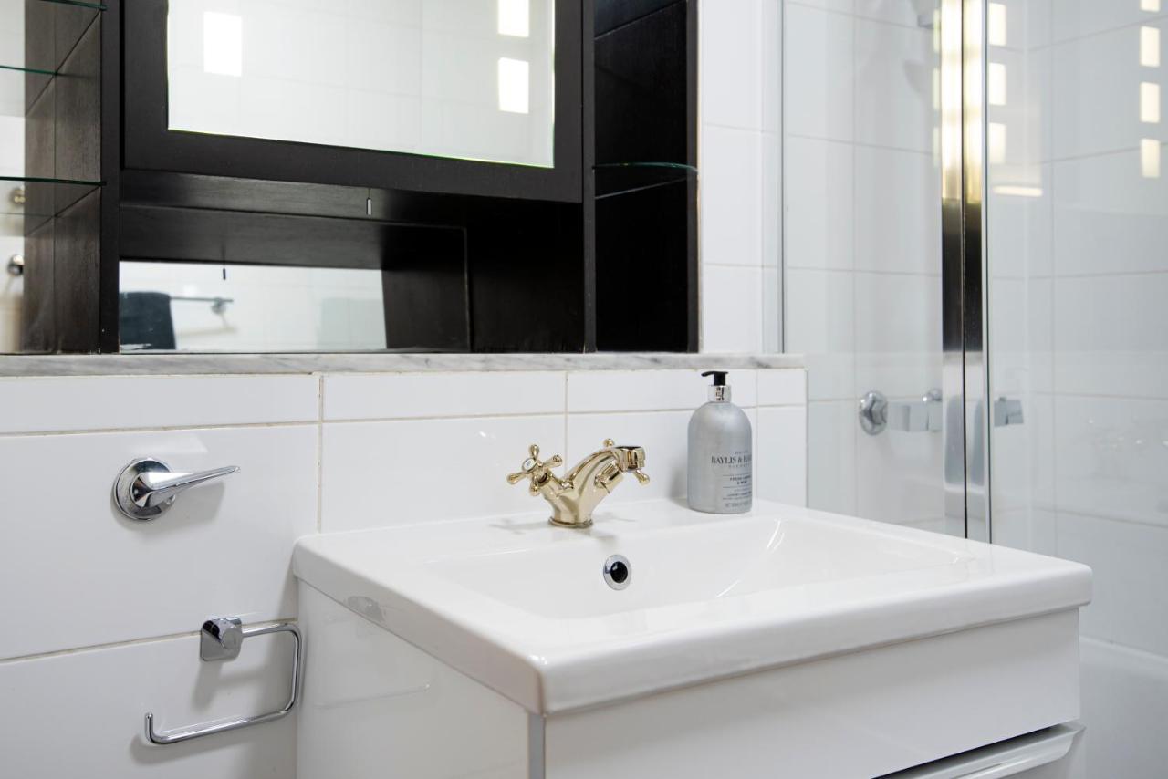Large And Central 2 Bed London Exterior photo
